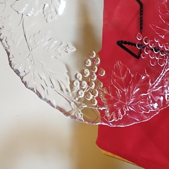 4 CLEAR PRESSED GLASS PLATES BYl CRISTAL D'ARQUES, & BRANDED BY ARCOROC  MALLORY - Picture 5 of 5